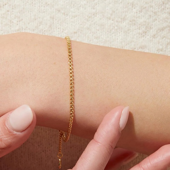 14K gold-plated soft box chain bracelet - Picture 2 of 4